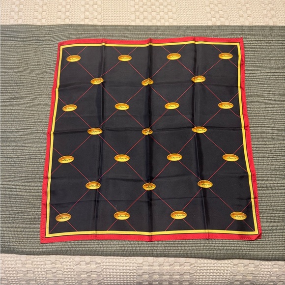 4 Vibrant Square Scarves - Picture 3 of 10